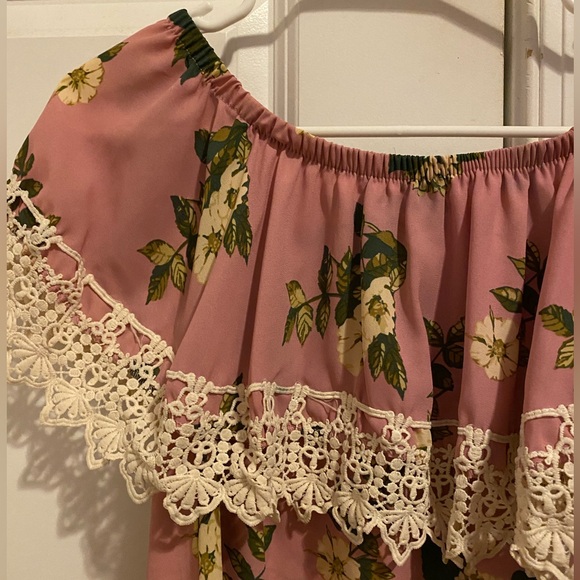 Off the Shoulder Ruffle Top - Picture 2 of 4